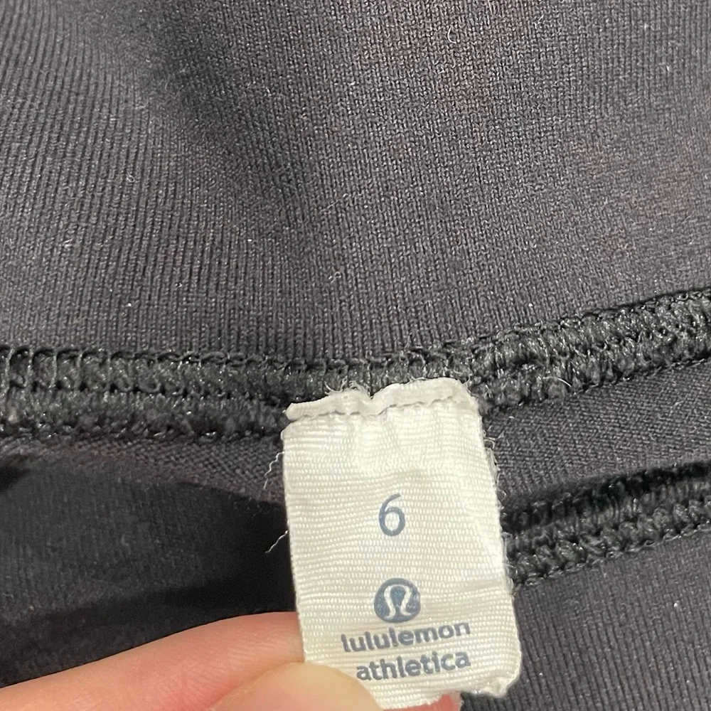 Lululemon Black Crop Leggings Sz 6 - Picture 3 of 9